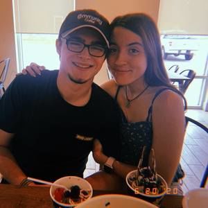 Meet your Posher, Alexis